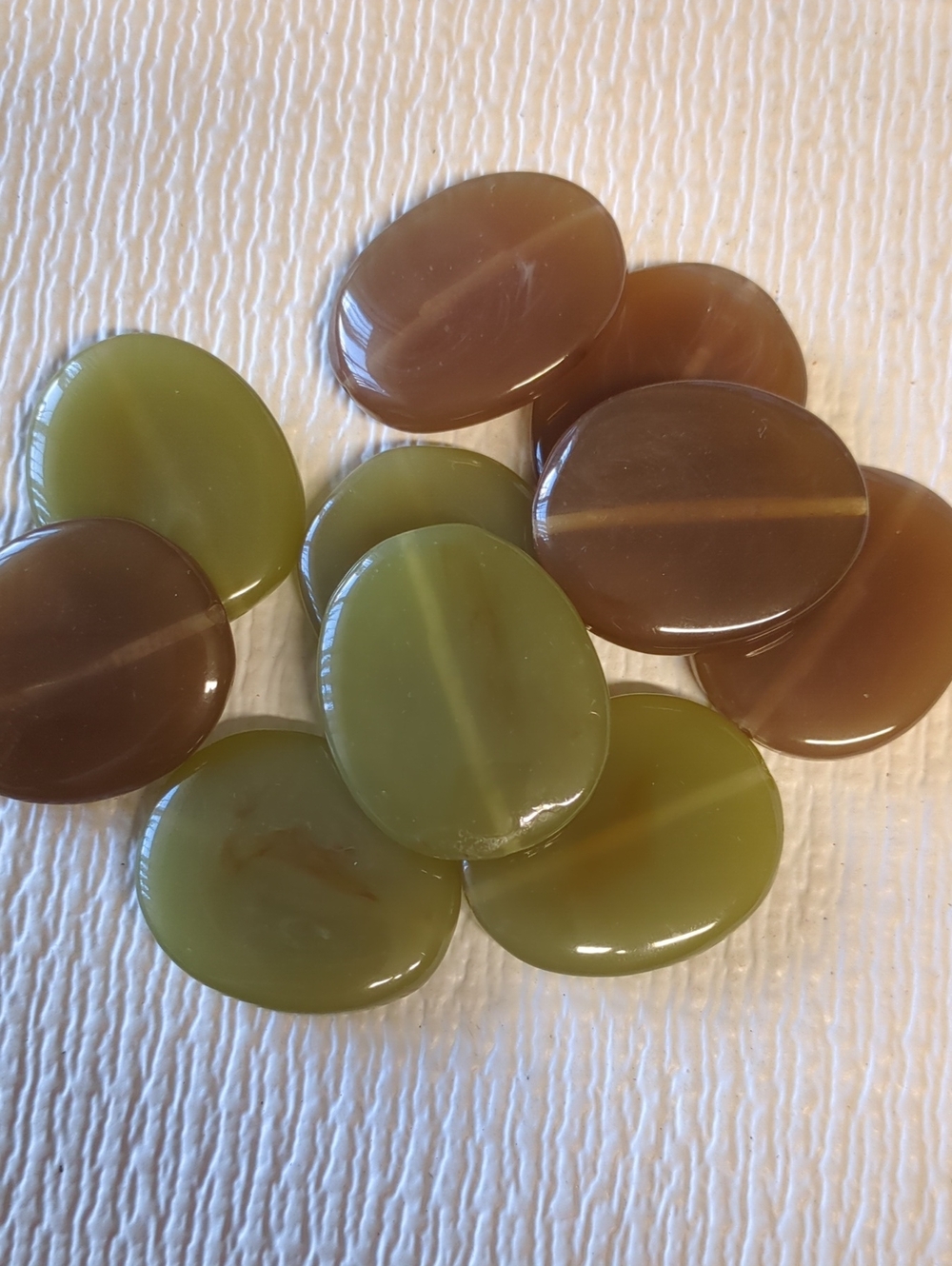 💚4/$10💚☀️R36 Green and Brown Oval Resin Accent Stones - about 38mm